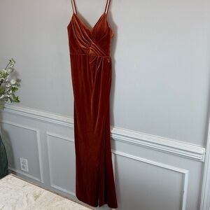 Azazie Maci Women’s Size 8 V-Neck Burnt Orange Sheath Pleated Velvet Dress